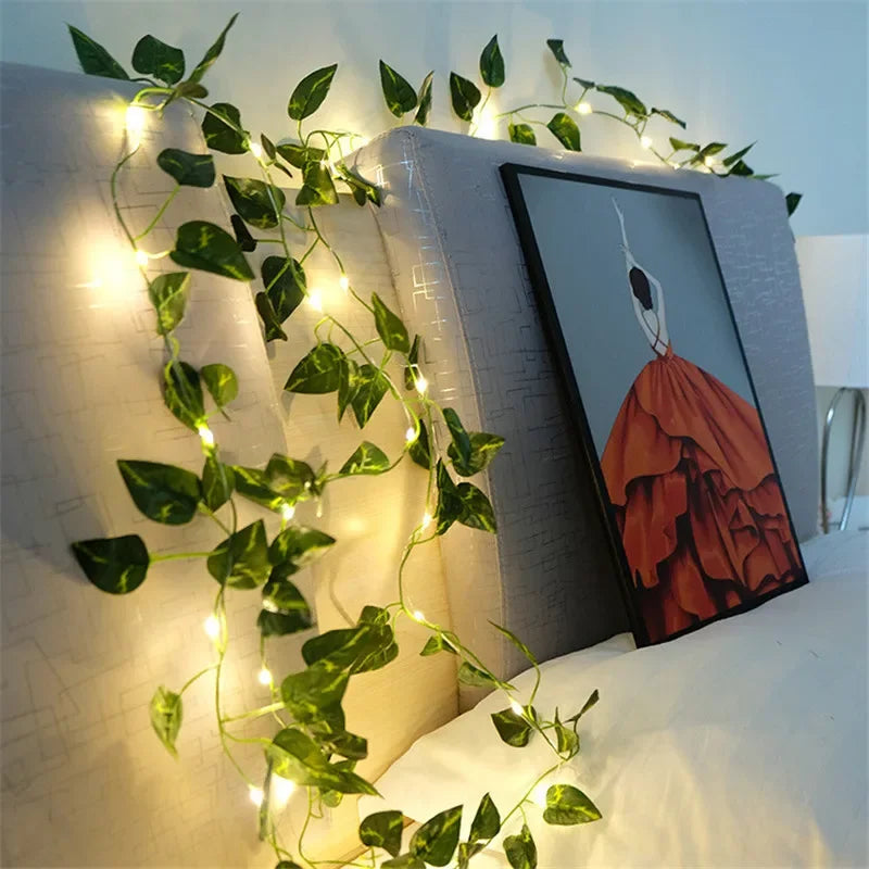 Guirlande lumineuse feuillage et fleurs artificielles - à piles