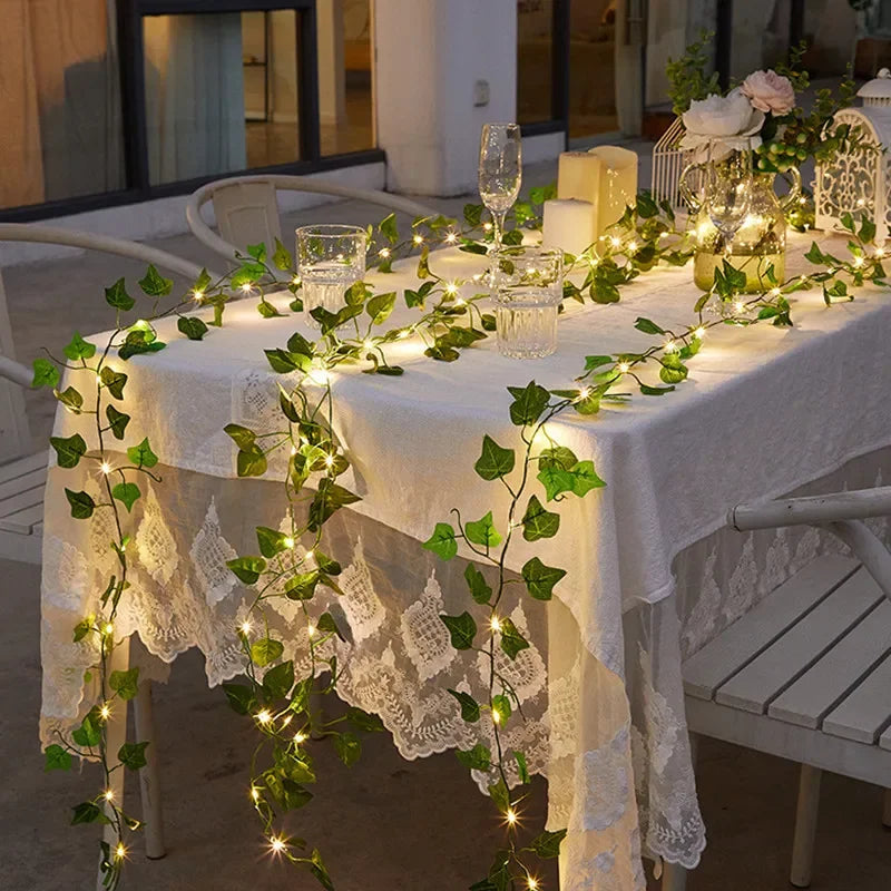 Guirlande lumineuse feuillage et fleurs artificielles - à piles