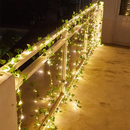 Guirlande lumineuse feuillage et fleurs artificielles - à piles